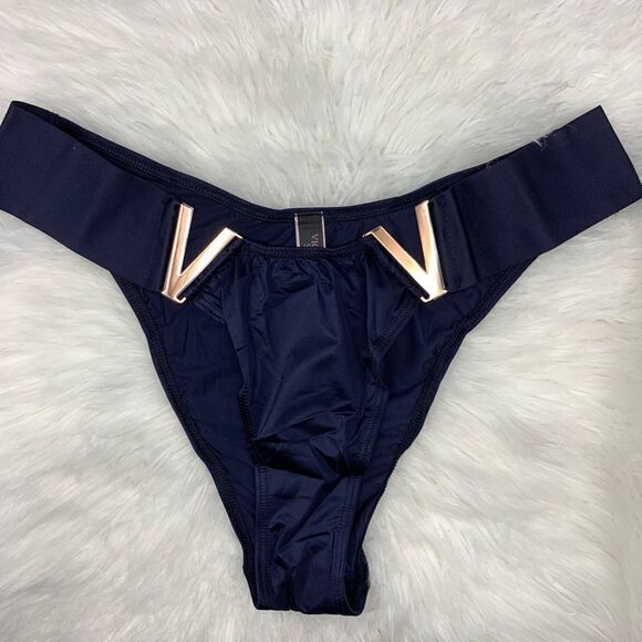 Victoria’s secret V Brazilian Panty Medium - Picture 1 of 5